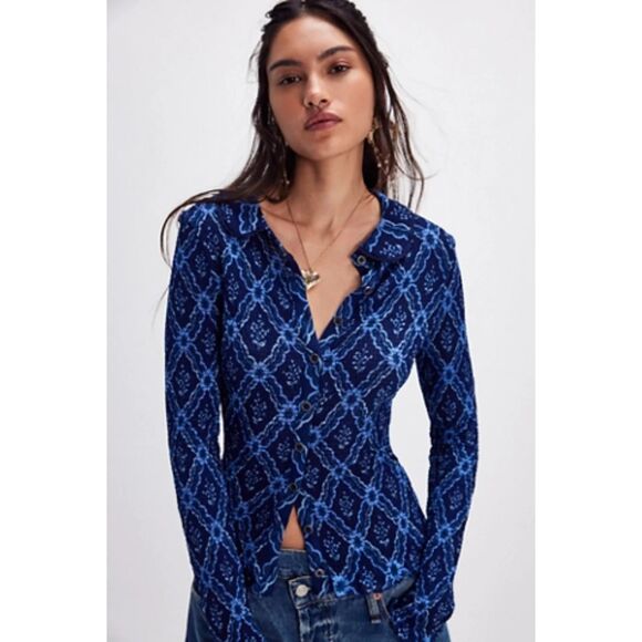 Free People Blouse Blue caught A Feeling Cardi Smocked Long Sleeve XS - Picture 1 of 9